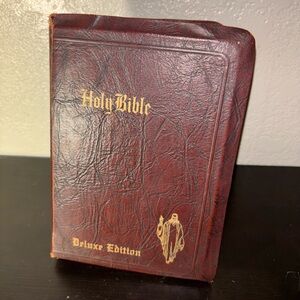 Holy Bible ‘Light In The World’ Vintage Catholic Deluxe Edition 1956